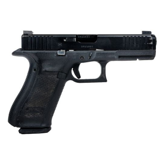 Black GLOCK G17 Gen5 9mm police trade-in pistol with night sights